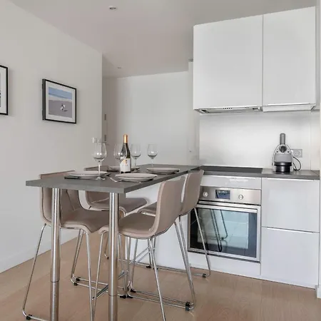Apartment Escapade A 4 A *